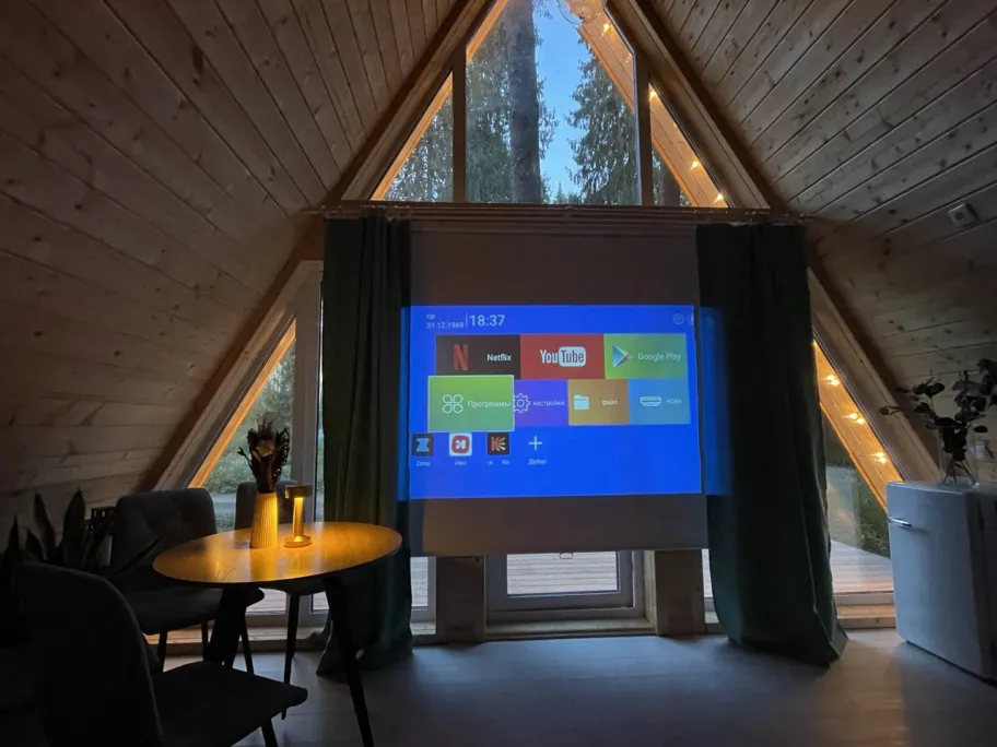 А-фрейм с баней в лесу