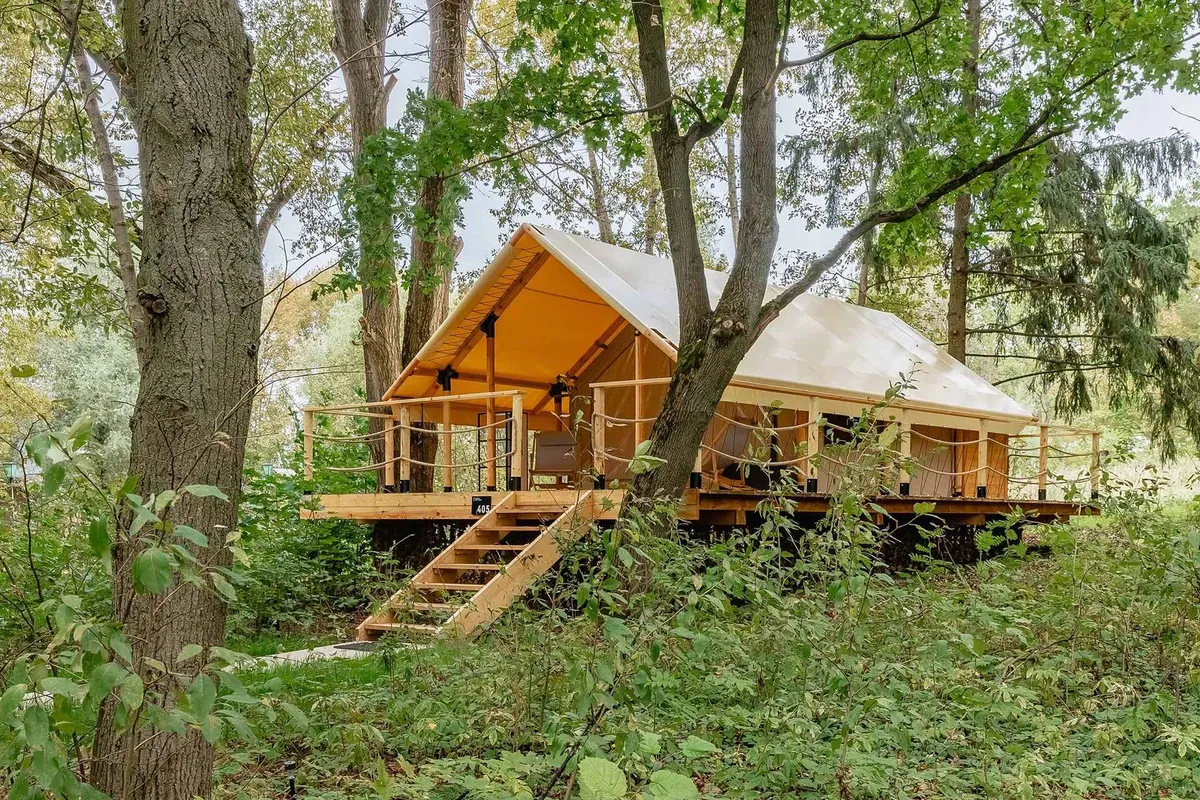 Шатер «Ветер в кронах»