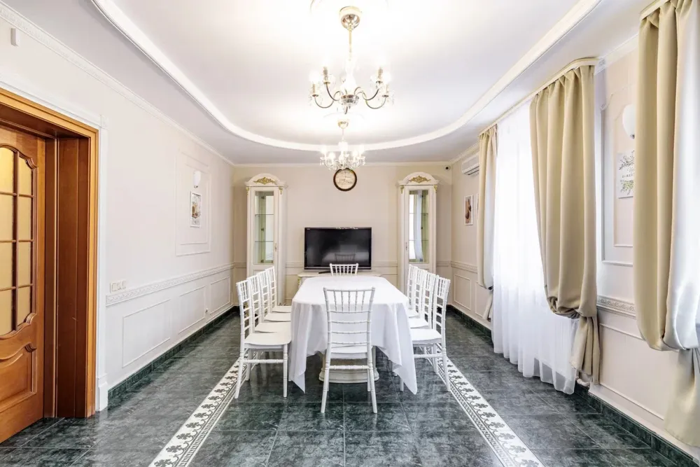 Дом с бассейнами и банкетным залом на Дмитровском шоссе фото 2