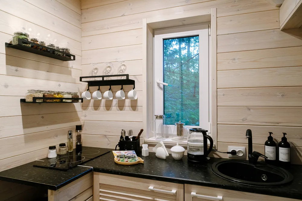 Дом среди деревьев фото 4