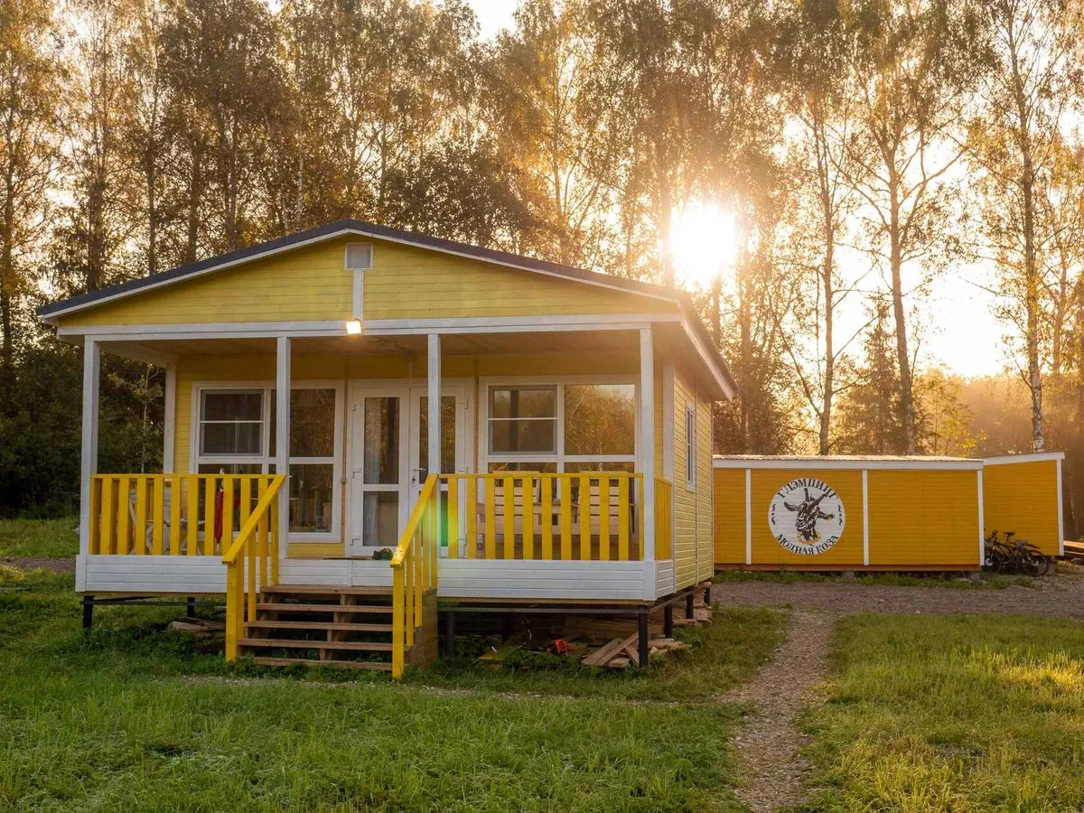 Глэмпинг Модная коза