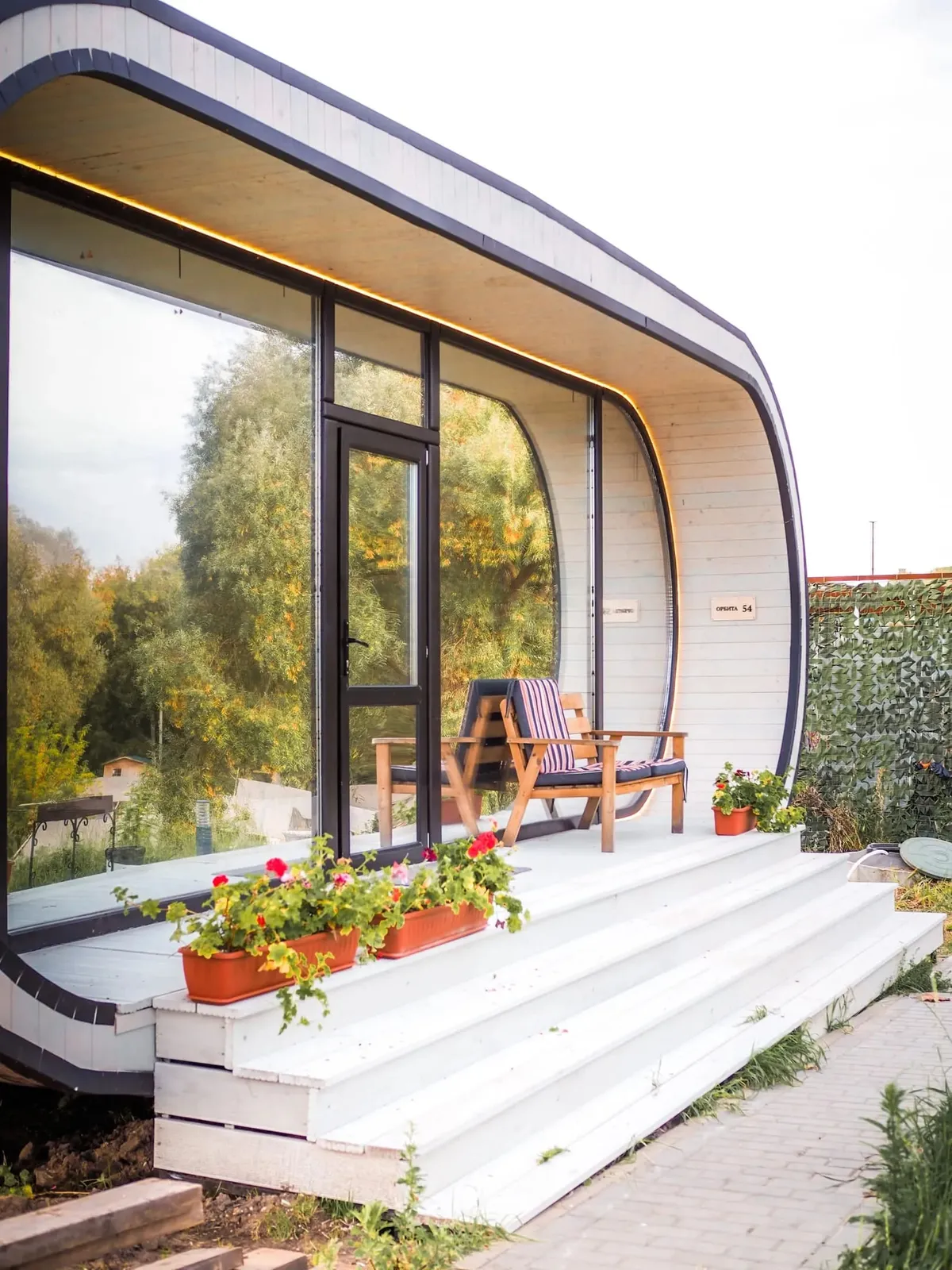 Эко-капсула Орбита с камином