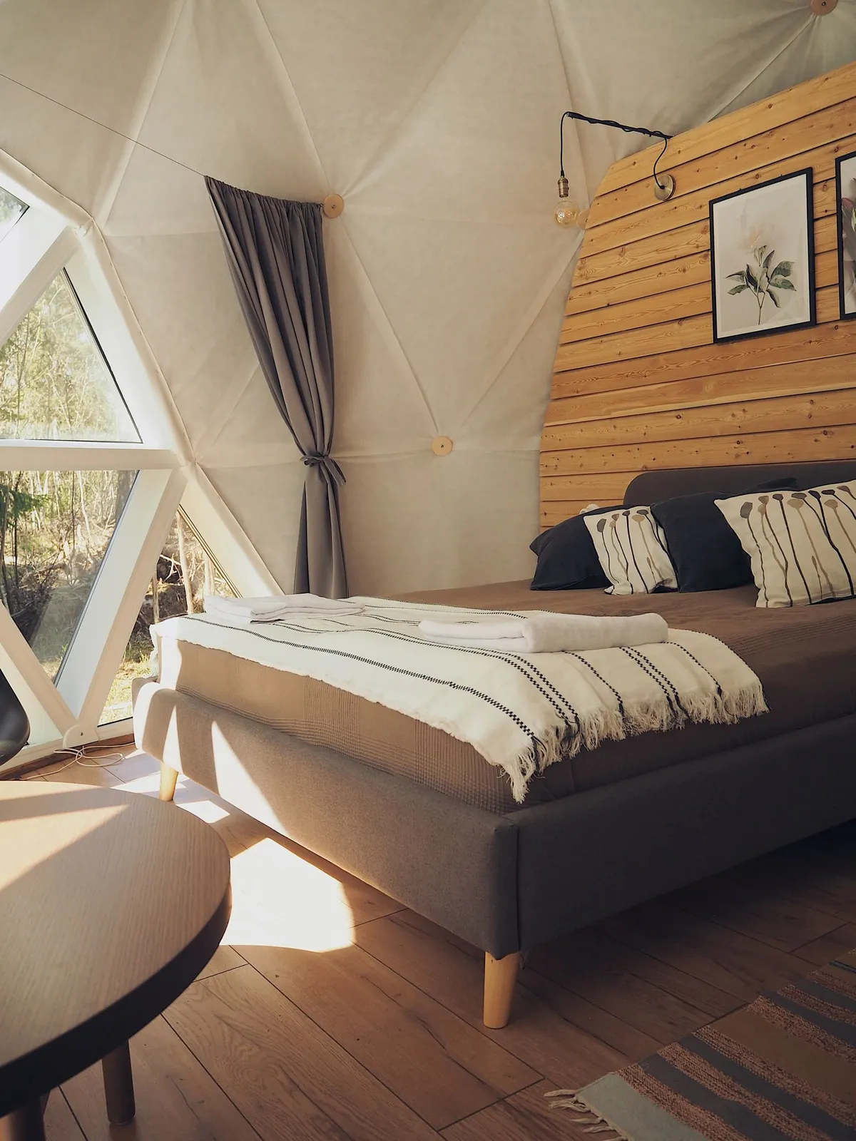 Hills and Huts фото 3