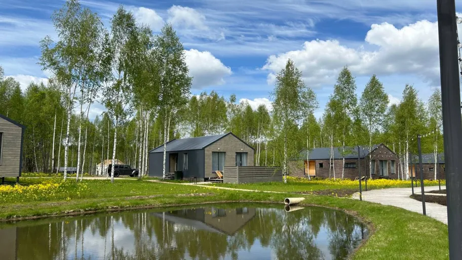 Клуб с домами "Зеленый Островок