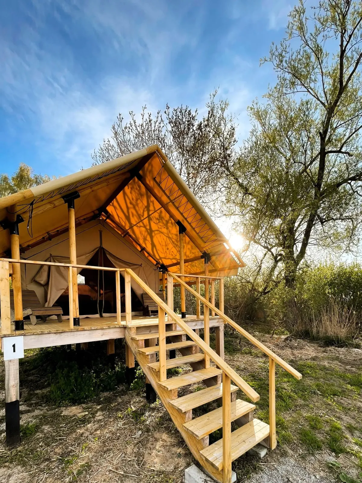 Шатер Комфорт с частичным видом на Куршский залив