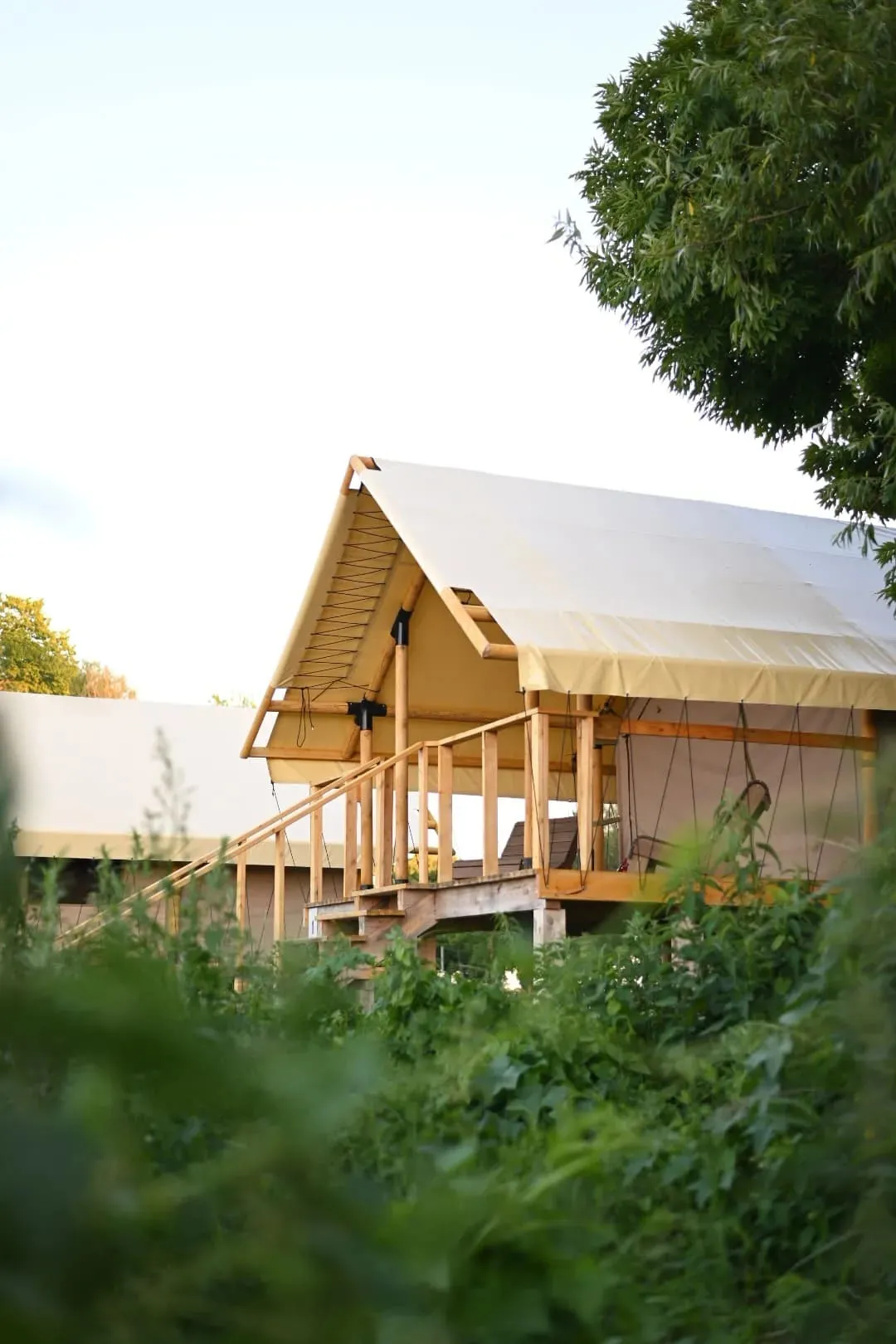 Шатер Комфорт с видом на Кушский залив