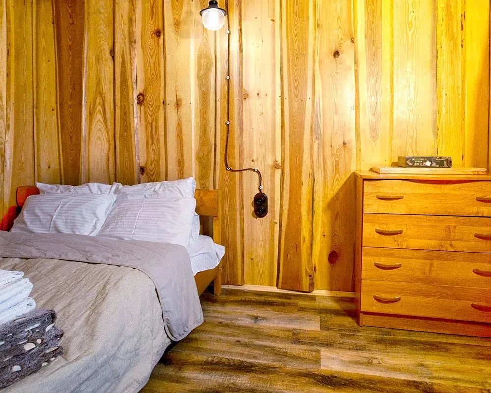 Лесная избушка