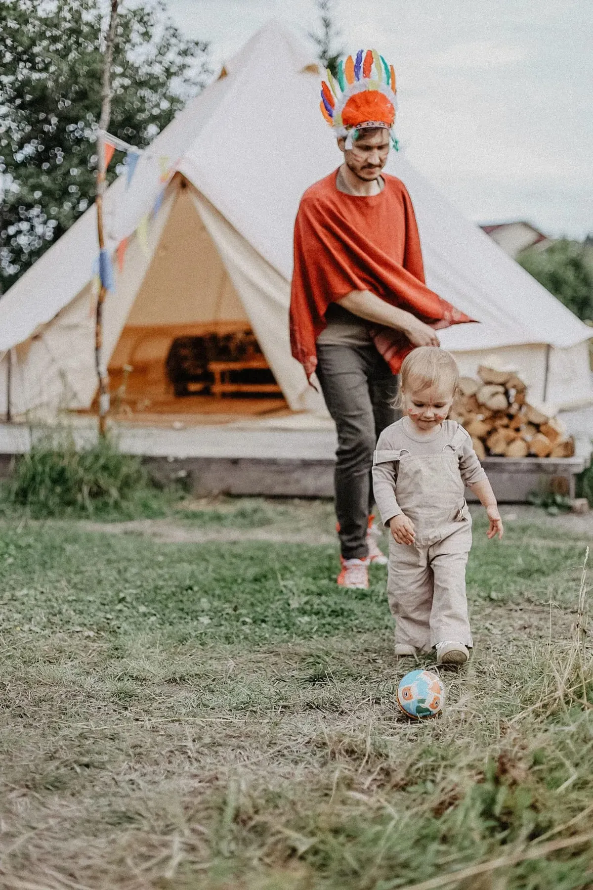 Шатер на поляне