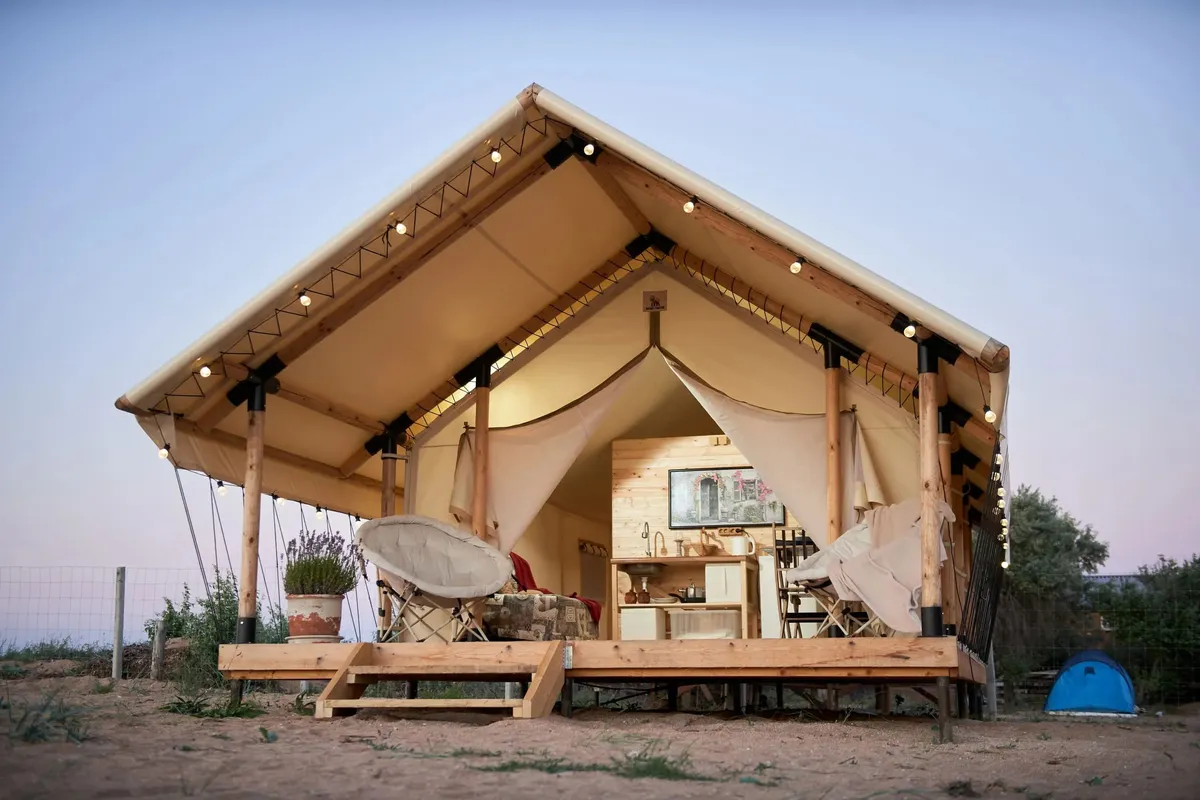 Двухкомнатный сафари-тент