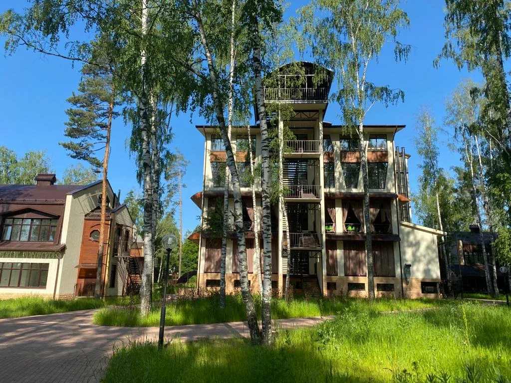 Светлое Озеро 3*