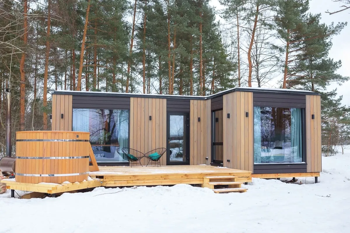 Дом с гостиной и купелью